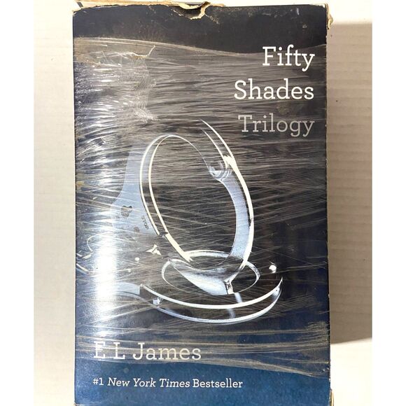 Fifty Shades Trilogy EL James slipcase set of books - Picture 2 of 5